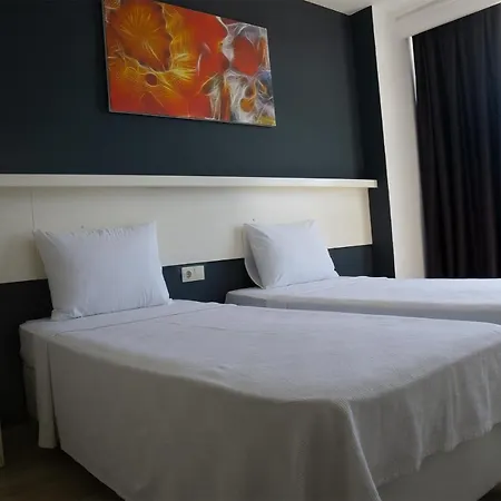 Z Hotel *